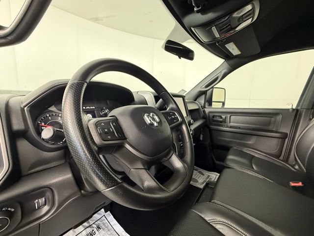 Used 2024 RAM 2500 Tradesman w/ Chrome Appearance Group AWD/4WD image 5