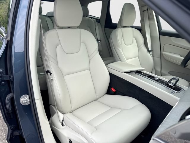 Certified 2025 Volvo XC60 T8 Plus w/ Protection Package Premier AWD/4WD image 29