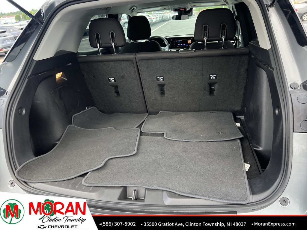 Used 2025 Chevrolet TrailBlazer LT AWD/4WD image 12