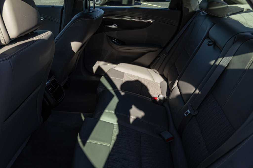 Used 2014 Chevrolet Impala LT w/ Convenience Package FWD image 27
