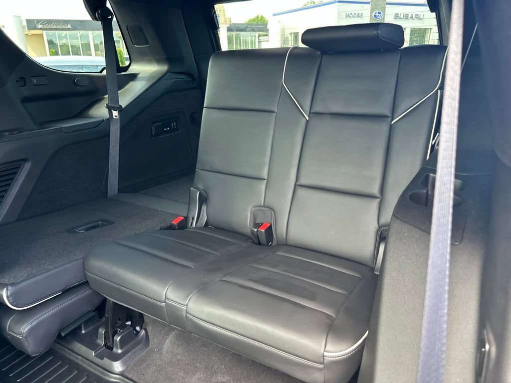 Used 2022 Cadillac Escalade Premium Luxury w/ Performance Package AWD/4WD image 18