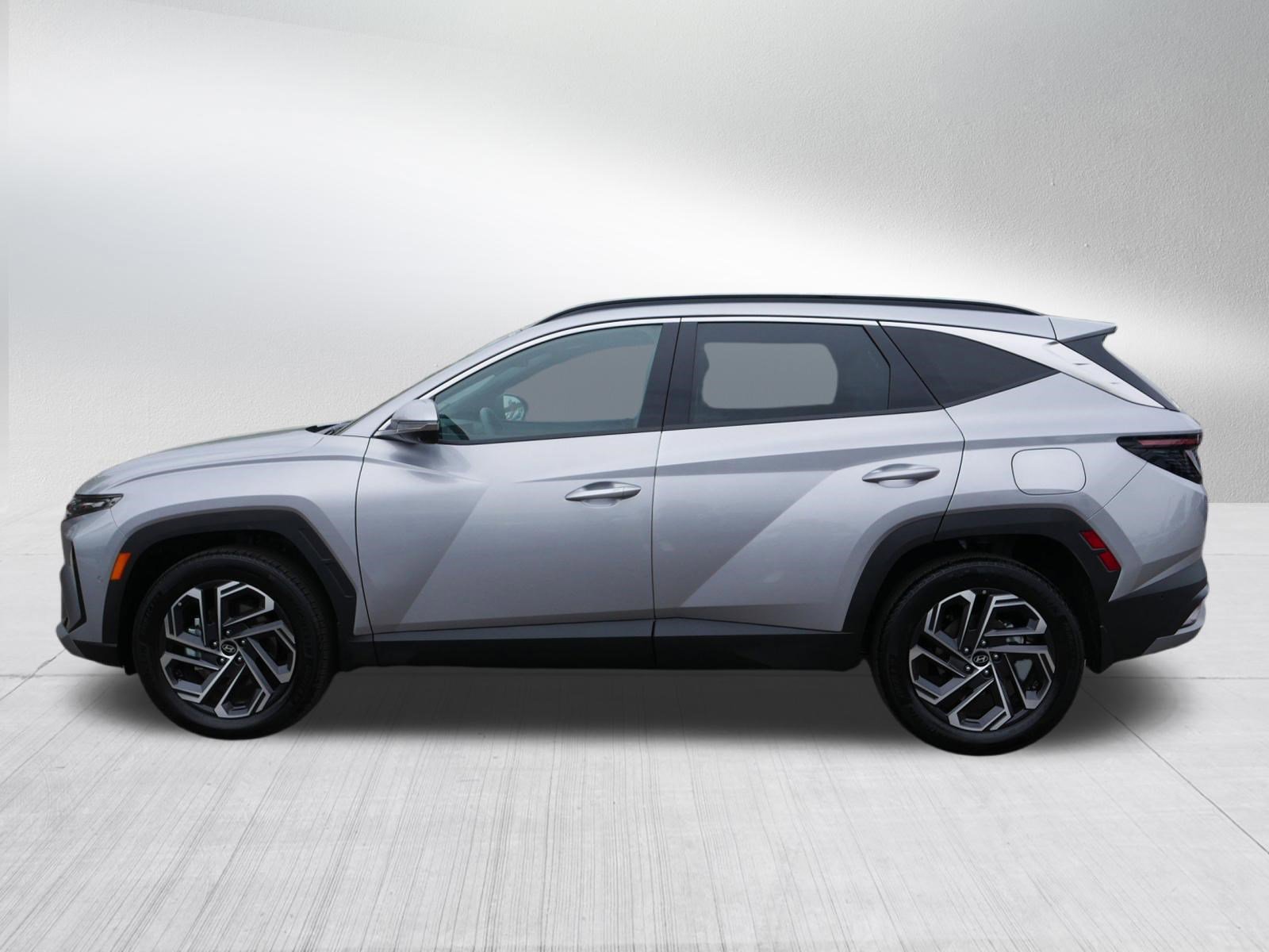 Certified 2026 Hyundai Tucson Limited AWD/4WD image 4