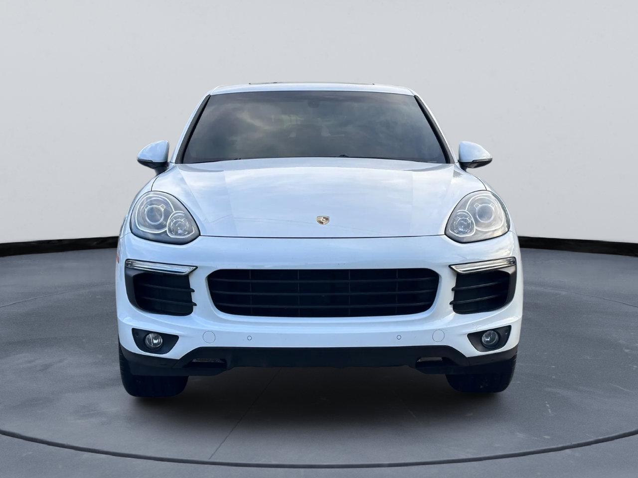 Used 2016 Porsche Cayenne image 2