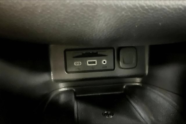 Used 2021 Chevrolet Equinox Premier FWD image 16