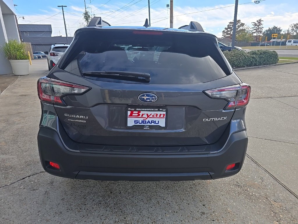 Used 2025 Subaru Outback Premium image 11