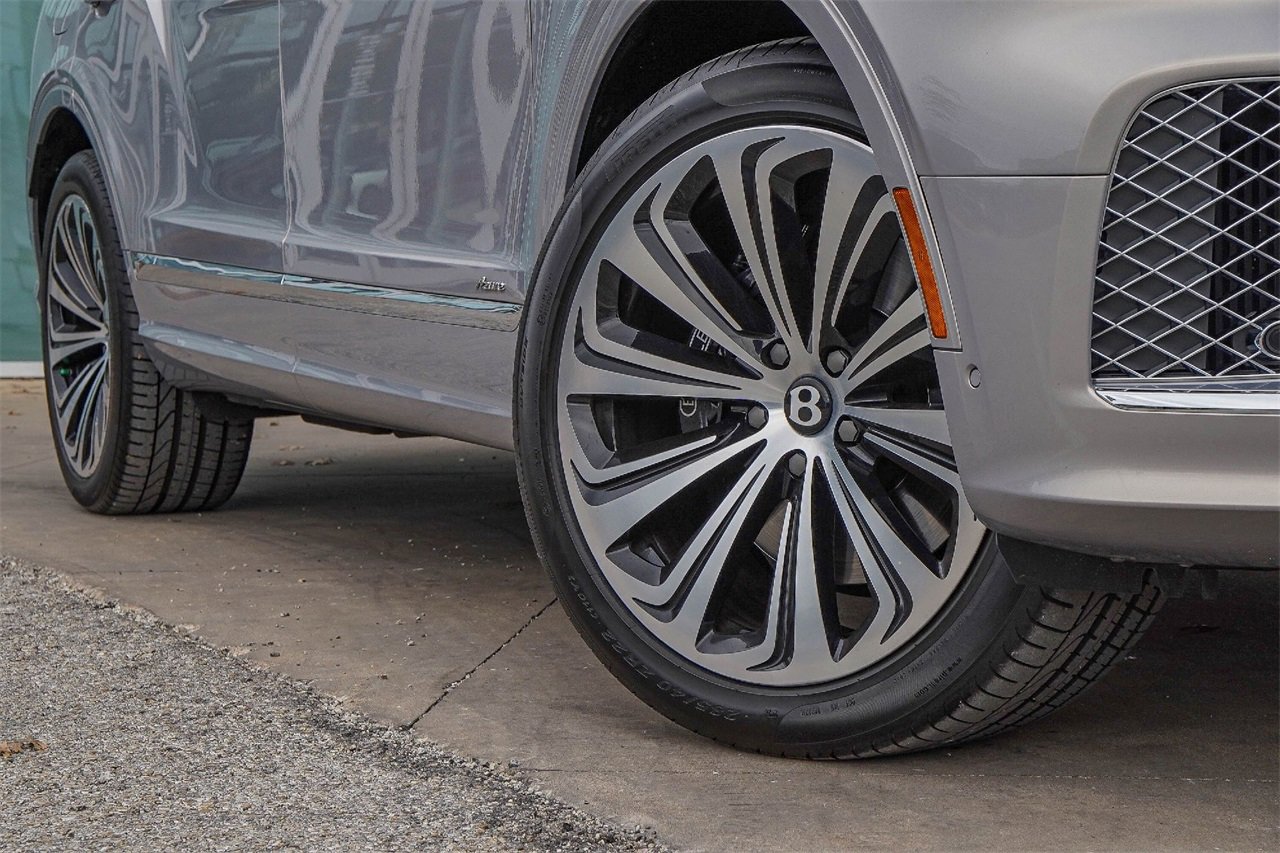 Certified 2024 Bentley Bentayga Extended Wheelbase image 2