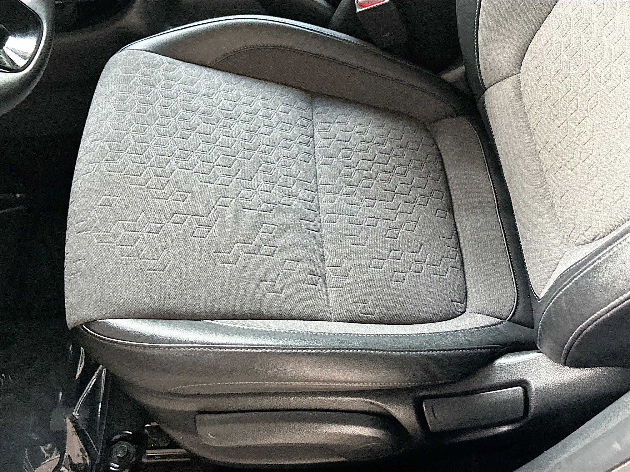 Used 2025 Kia Seltos S image 19