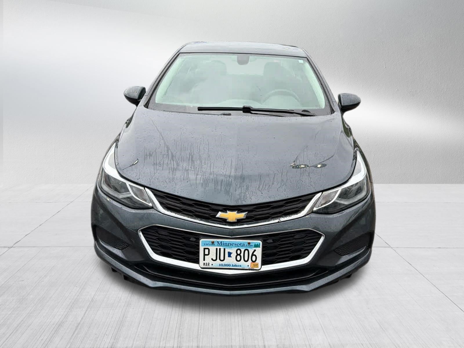 Used 2018 Chevrolet Cruze LT w/ Convenience Package FWD image 2