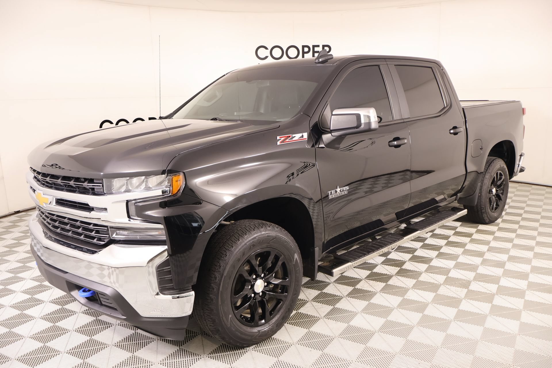 Used 2020 Chevrolet Silverado 1500 LT w/ Texas Edition AWD/4WD image 10