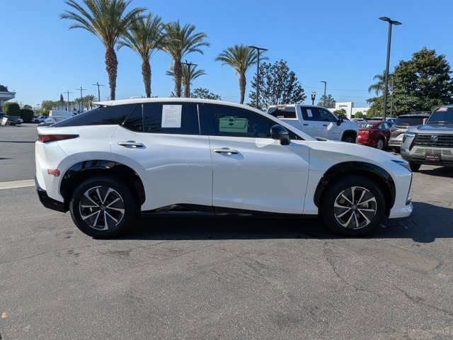 Used 2023 Lexus RZ 450e Premium w/ Technology Package image 4