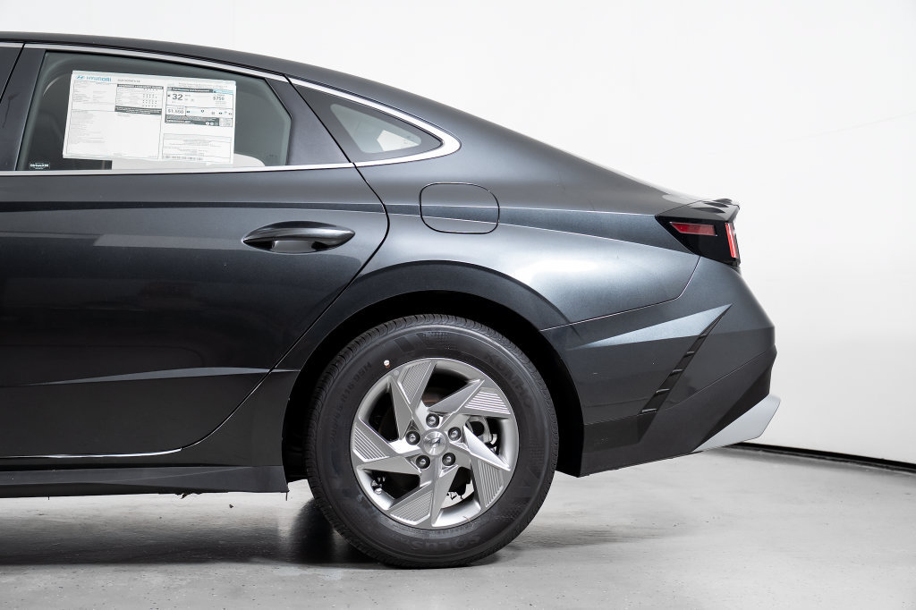 New 2026 Hyundai Sonata SE FWD image 13