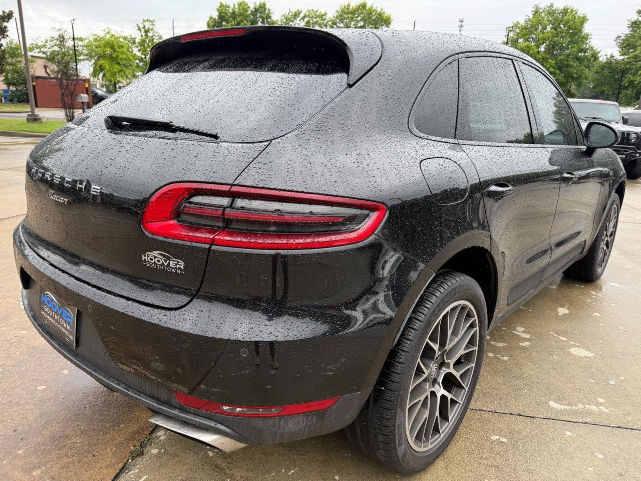 Used 2018 Porsche Macan AWD/4WD image 6