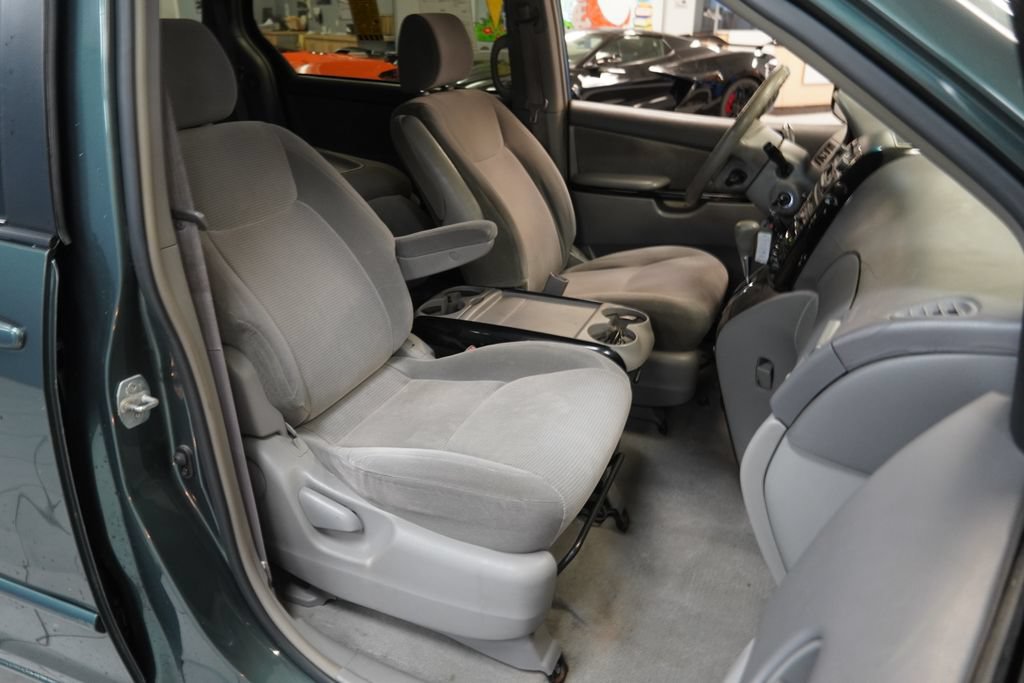 Used 2004 Toyota Sienna FWD image 20