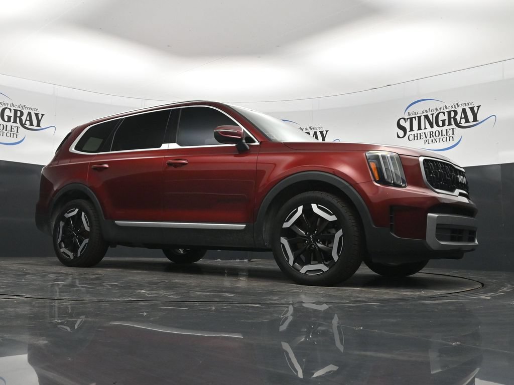 Used 2023 Kia Telluride EX w/ EX Captain's Chair Package FWD image 26