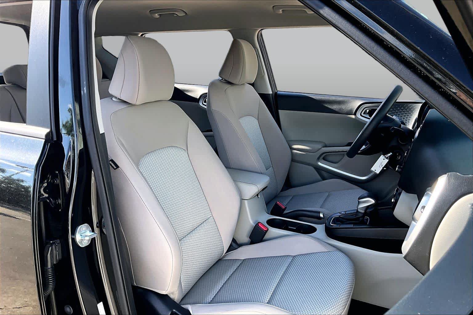 Used 2023 Kia Soul LX FWD image 9