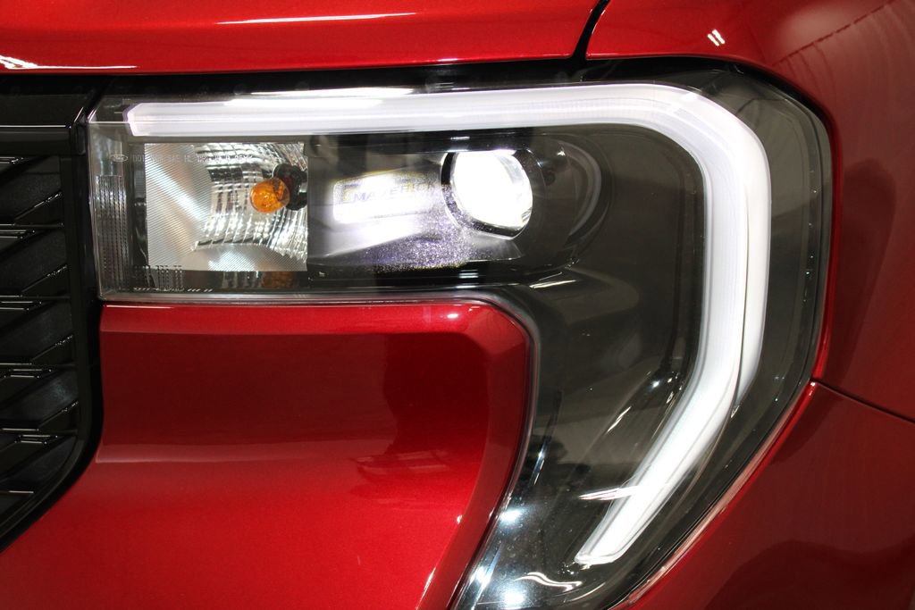 New 2025 Ford Maverick Lariat w/ Black Appearance Package image 12