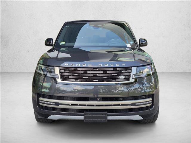 Used 2025 Land Rover Range Rover SE AWD/4WD image 2