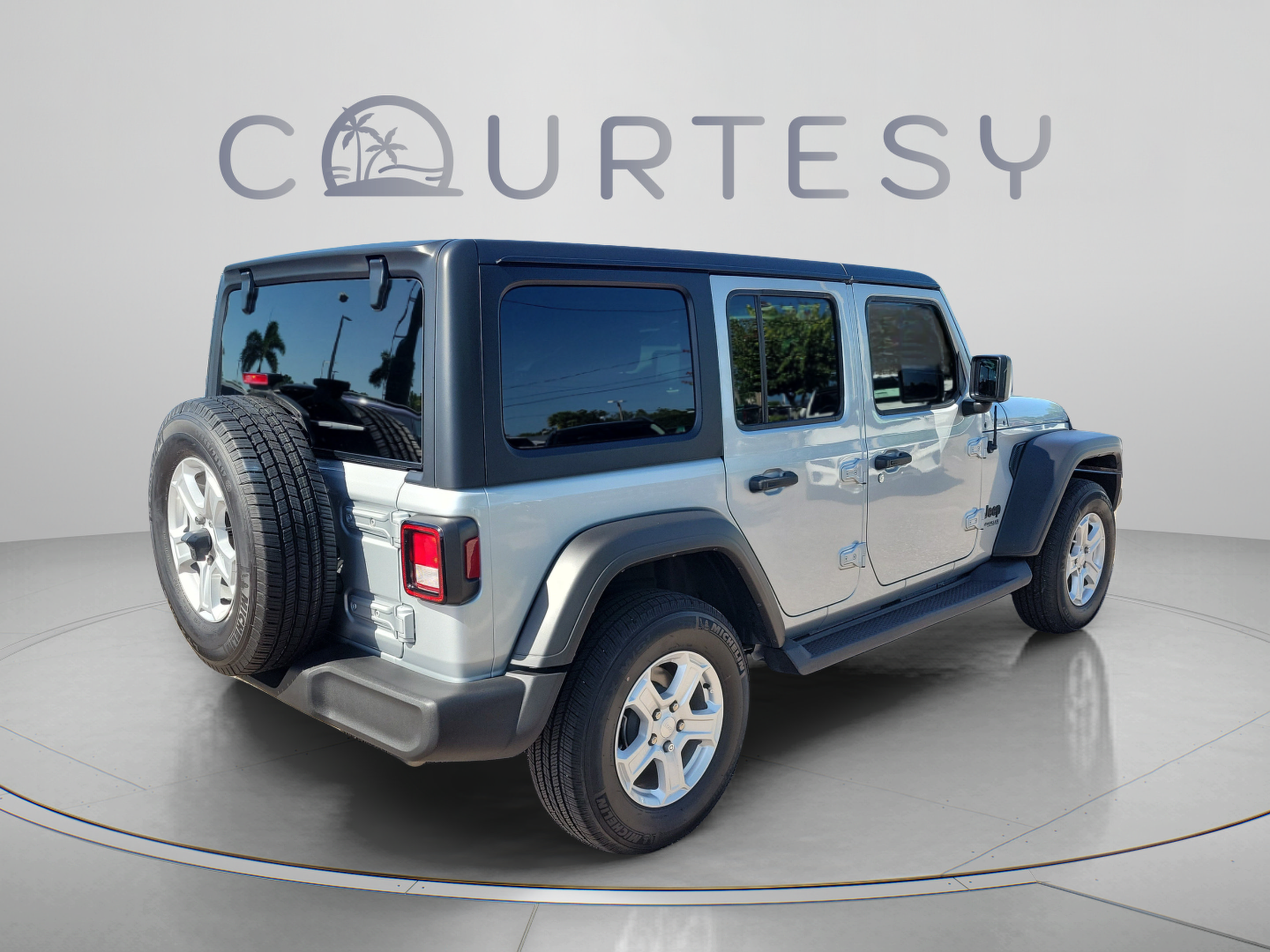 Used 2022 Jeep Wrangler Unlimited Sport AWD/4WD image 3