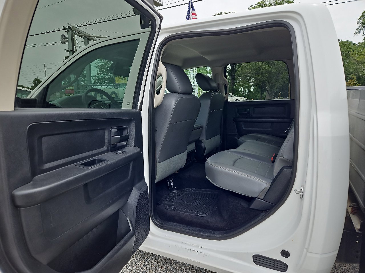 Used 2016 RAM 3500 Tradesman image 15