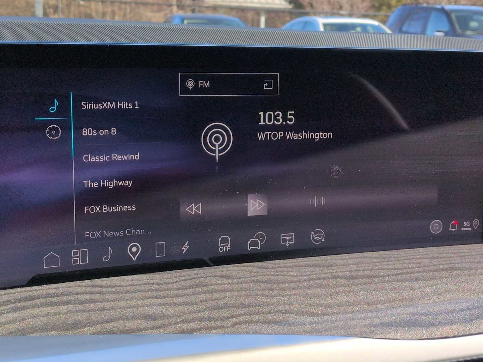 Used 2025 Cadillac Escalade IQ Luxury 2 image 32