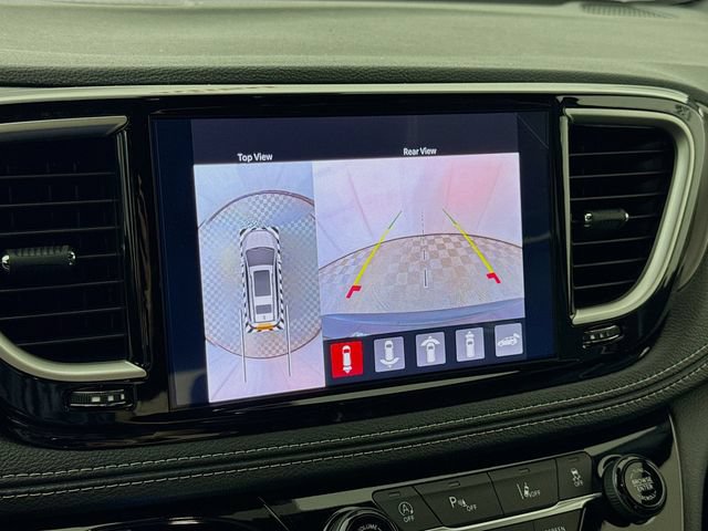 New 2027 Chrysler Pacifica Limited FWD image 14