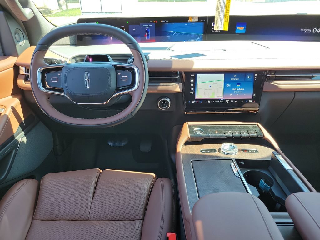 New 2026 Lincoln Navigator L Reserve AWD/4WD image 12