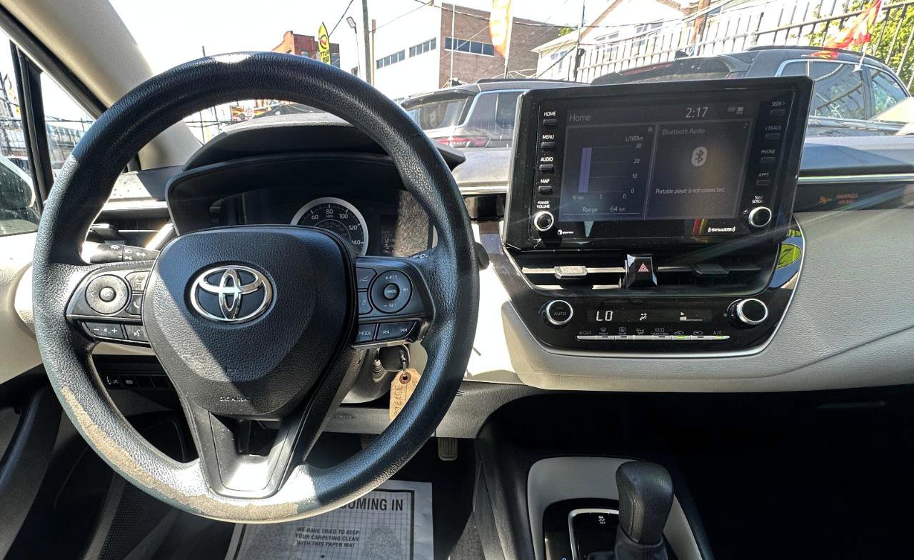 Used 2022 Toyota Corolla LE FWD image 13