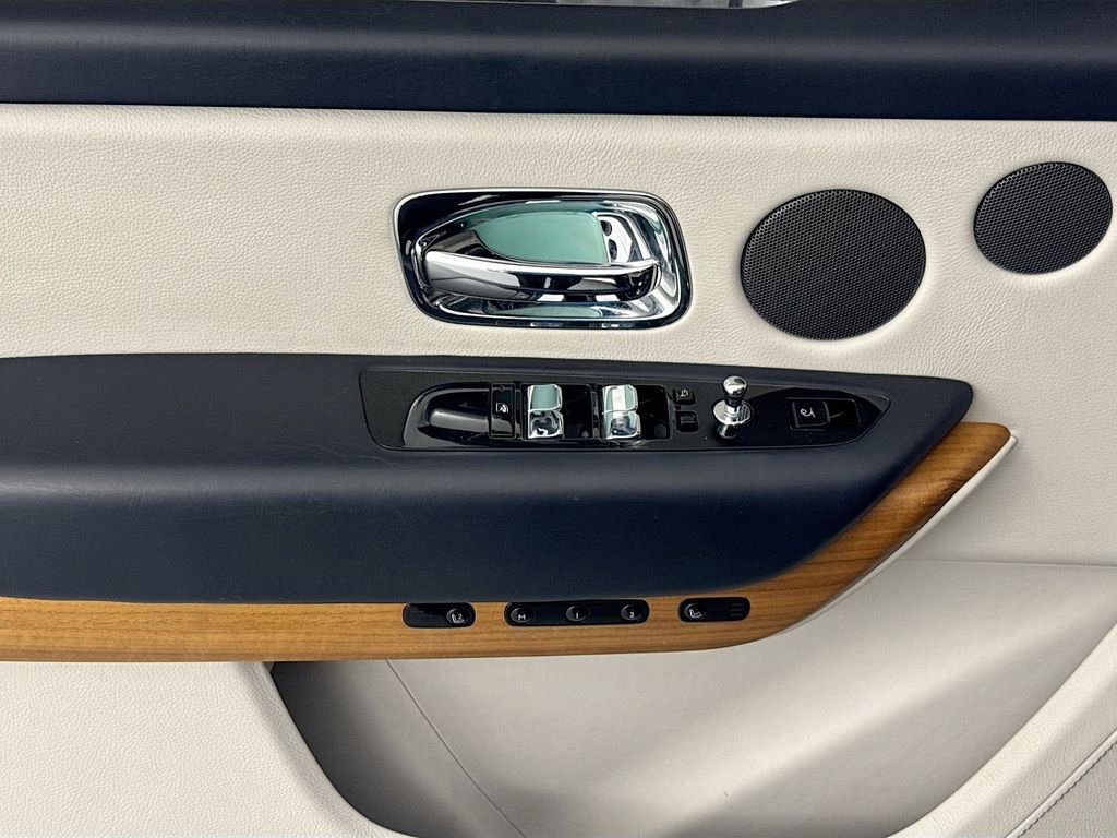 Used 2020 Rolls-Royce Cullinan image 18