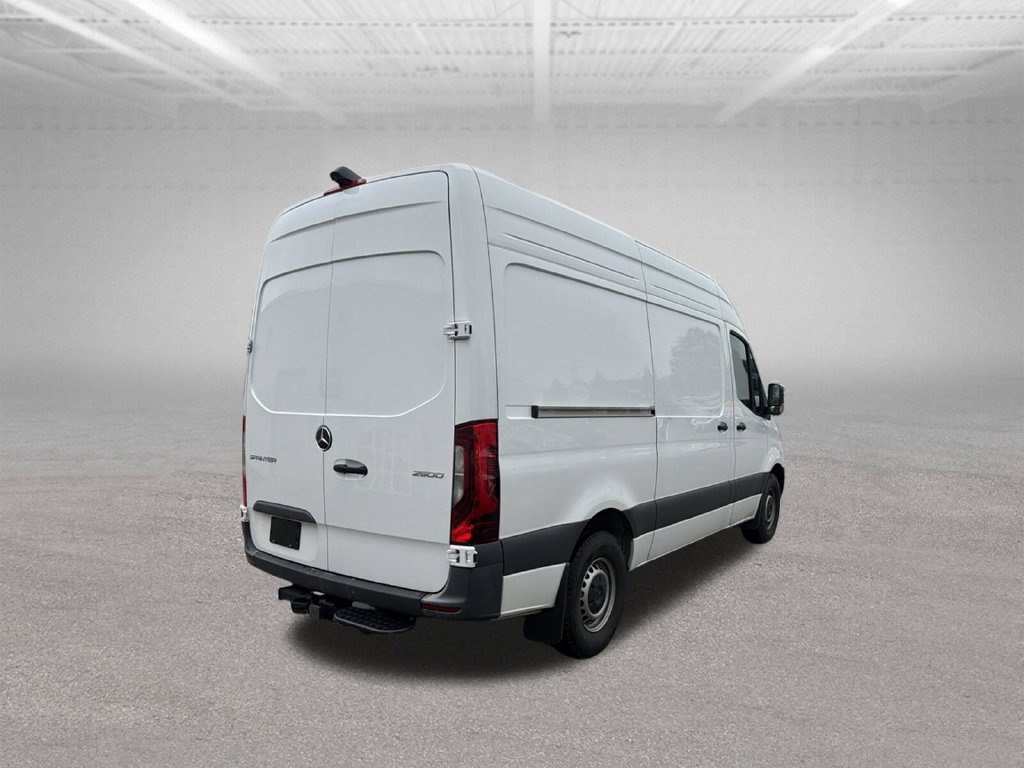 Used 2025 Mercedes-Benz Sprinter 2500 image 5