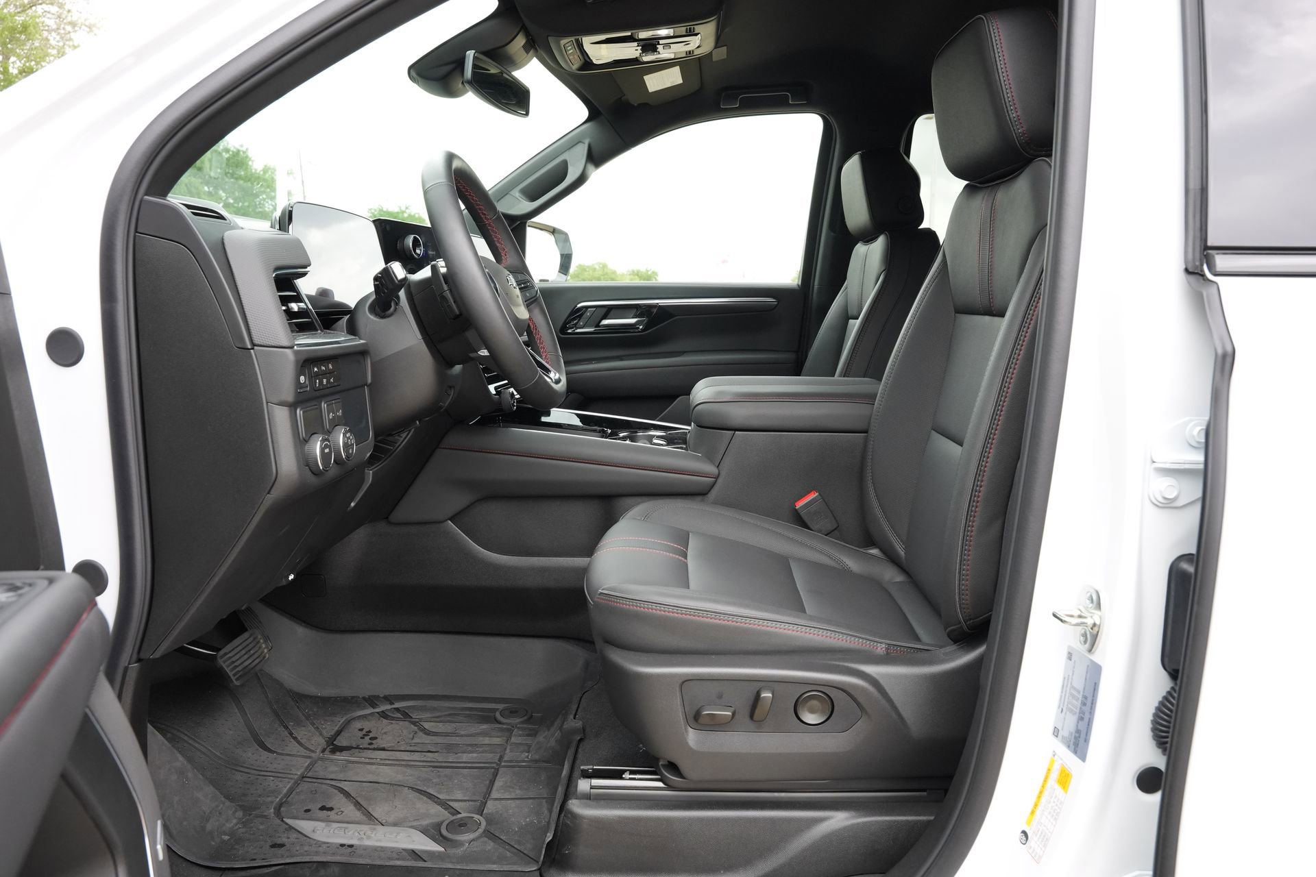 Used 2026 Chevrolet Tahoe RST w/ Comfort Package RWD image 18