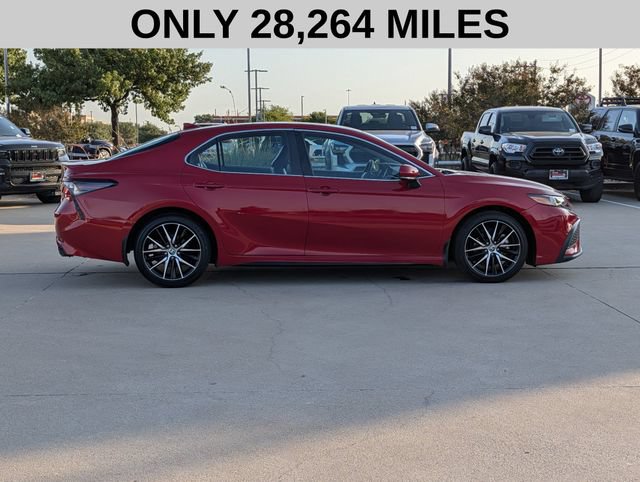 Used 2024 Toyota Camry SE w/ Convenience Package FWD image 4