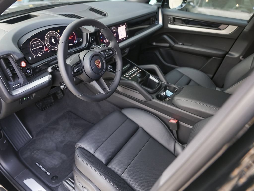 Certified 2026 Porsche Cayenne AWD/4WD image 4