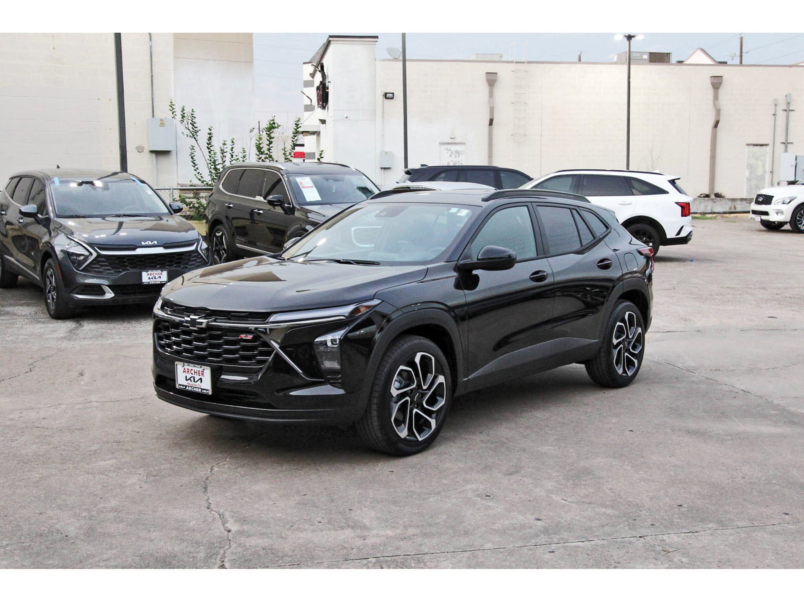 Used 2026 Chevrolet Trax RS w/ Sunroof Package FWD image 3