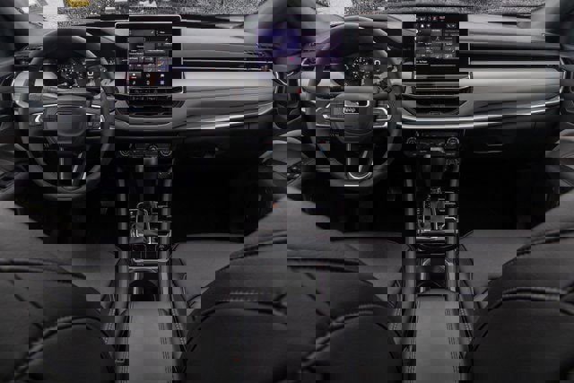 Used 2025 Jeep Compass Limited image 21