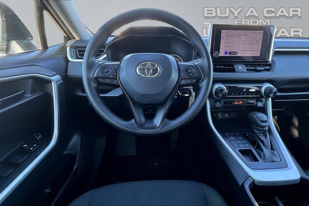 Used 2025 Toyota RAV4 LE AWD/4WD image 5