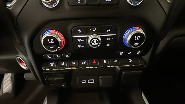Used 2021 GMC Sierra 3500 AT4 w/ AT4 Premium Plus Package AWD/4WD image 22