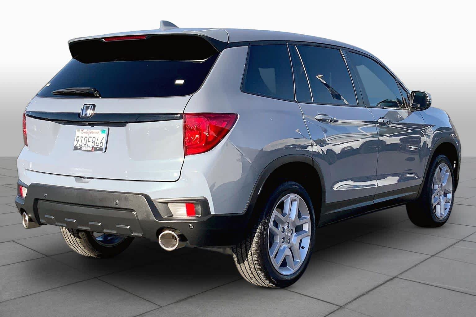Used 2025 Honda Passport EX-L image 11
