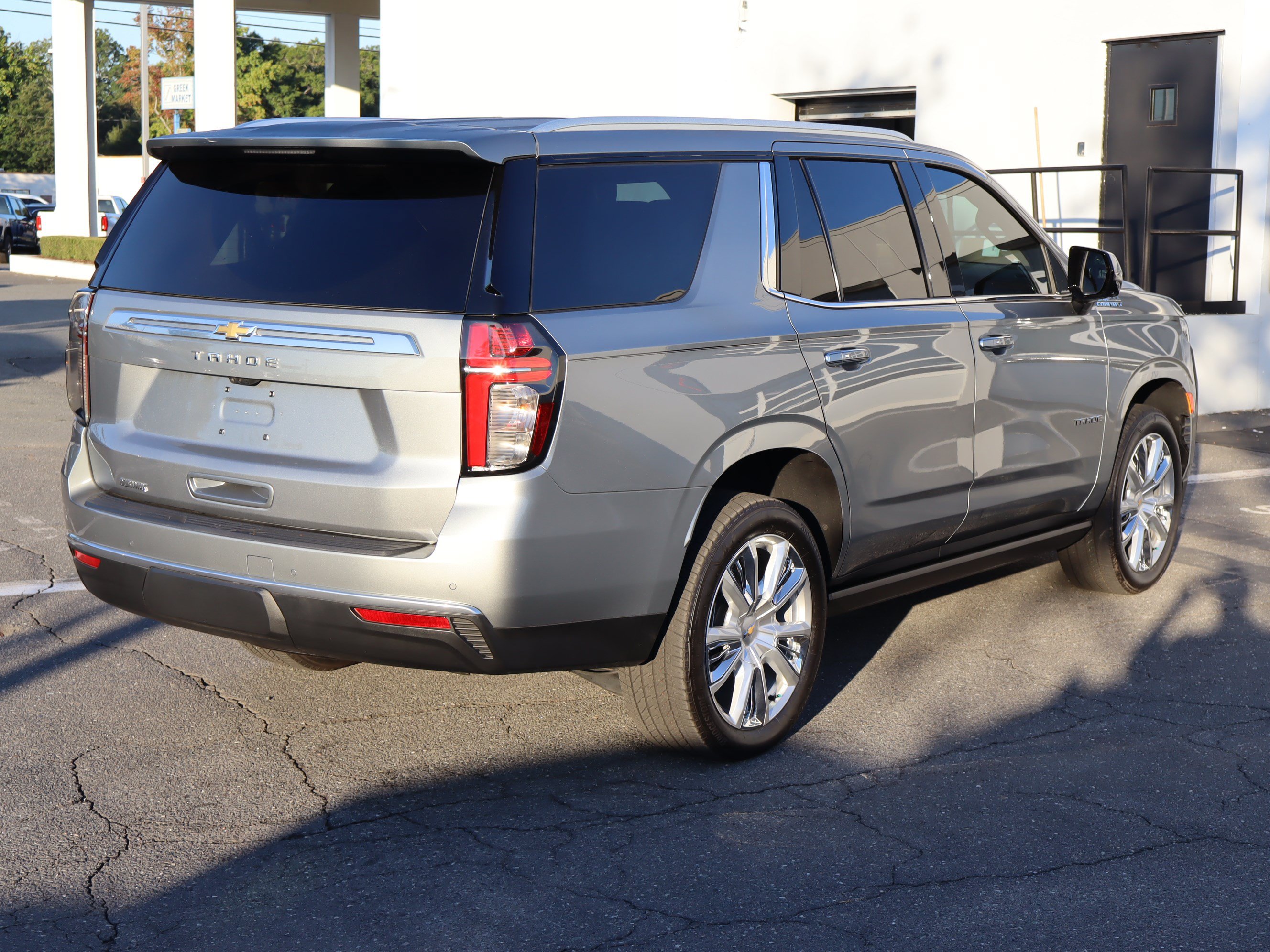 Used 2024 Chevrolet Tahoe High Country RWD image 10