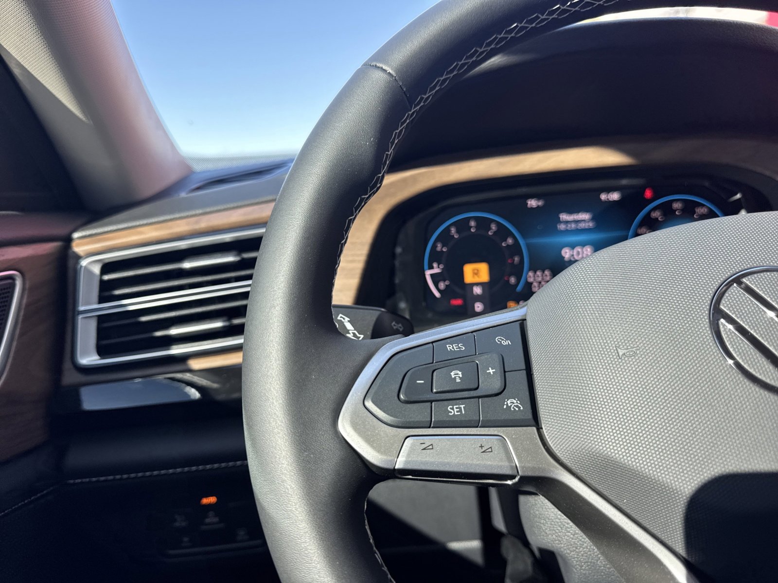 New 2026 Volkswagen Atlas SE image 27