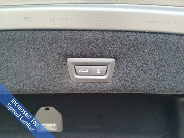 Certified 2025 BMW 740i image 9