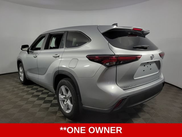 Used 2025 Toyota Highlander LE AWD/4WD image 6