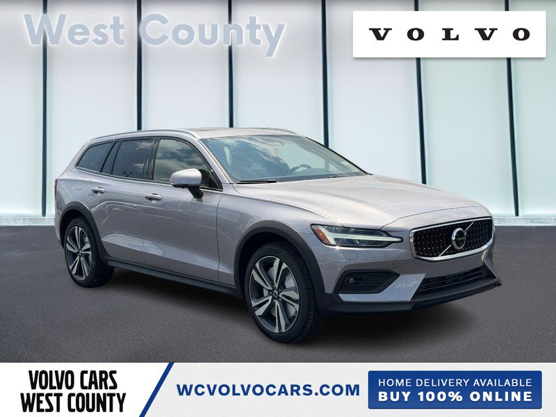 New 2026 Volvo V60 B5 Cross Country Plus w/ Protection Package Premier