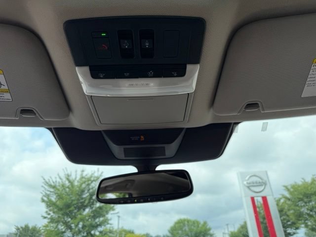 Used 2022 Nissan Pathfinder Platinum w/ Lighting Package (N93) AWD/4WD image 21