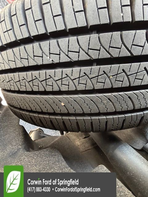 Used 2025 Volkswagen Tiguan SE R-Line image 10