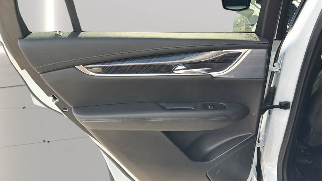 Certified 2024 Cadillac XT6 Premium Luxury FWD image 23