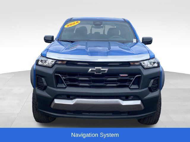 Used 2024 Chevrolet Colorado Trail Boss w/ Advanced Trailering Package AWD/4WD image 2