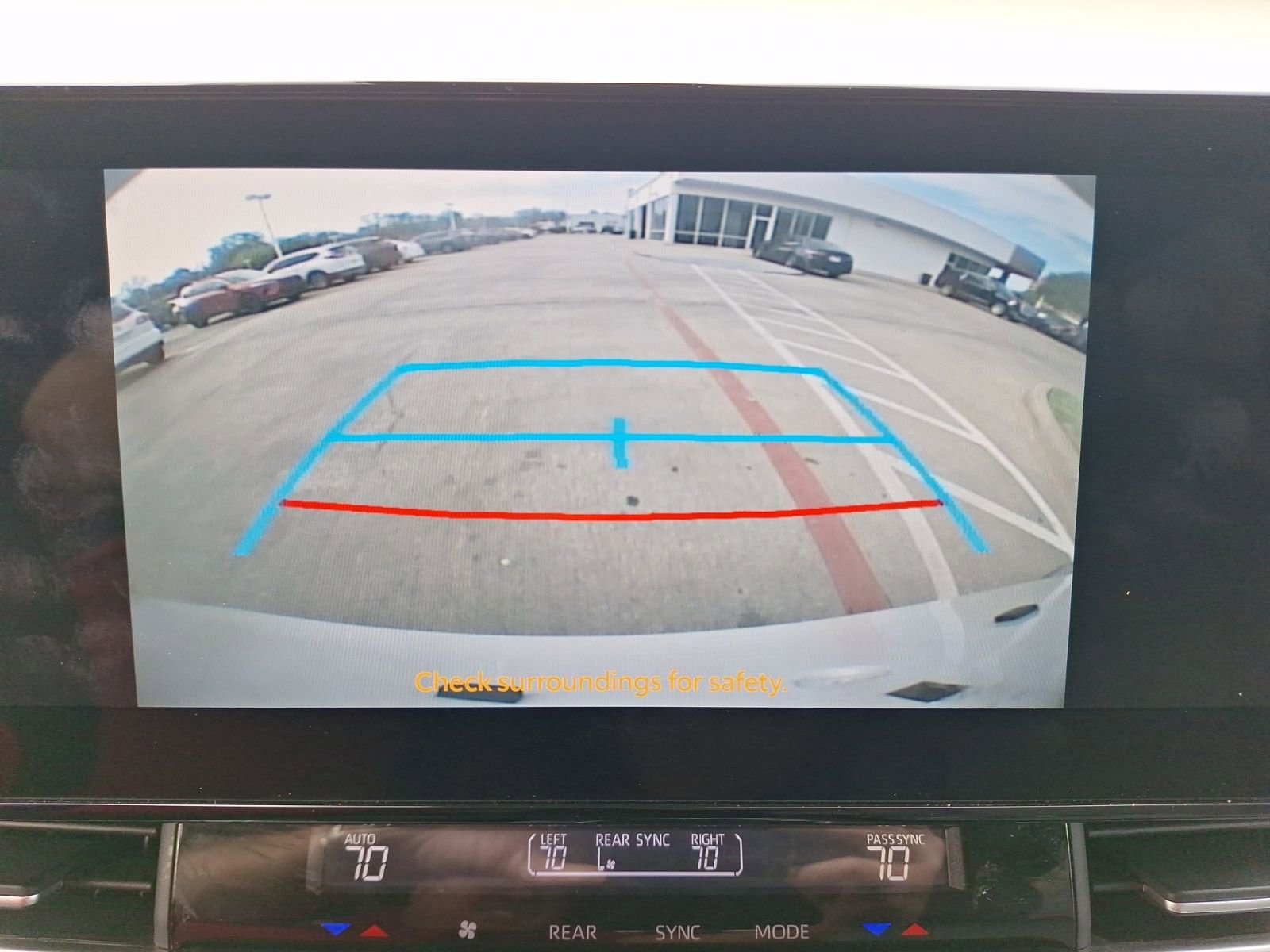 Used 2025 Toyota Sienna XLE image 26