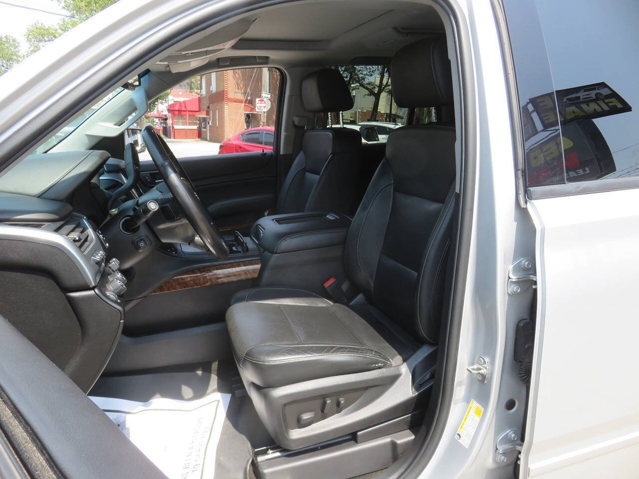 Used 2018 Chevrolet Tahoe Premier AWD/4WD image 10