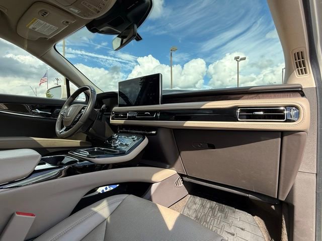 Used 2022 Lincoln Nautilus Reserve w/ Equipment Group 201A image 21