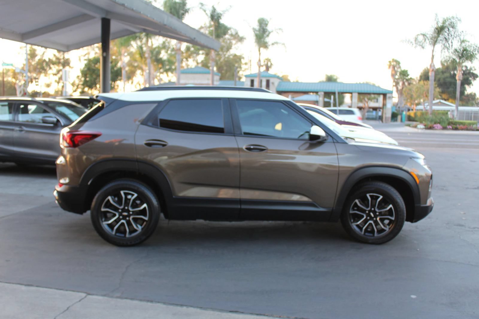 Used 2022 Chevrolet TrailBlazer ACTIV w/ Sun and Liftgate Package FWD image 6